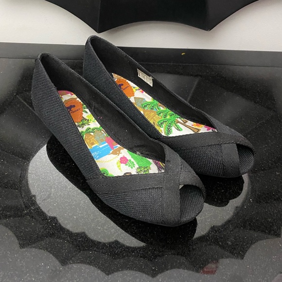 Rocket Dog size 8 wedges. - Picture 2 of 4